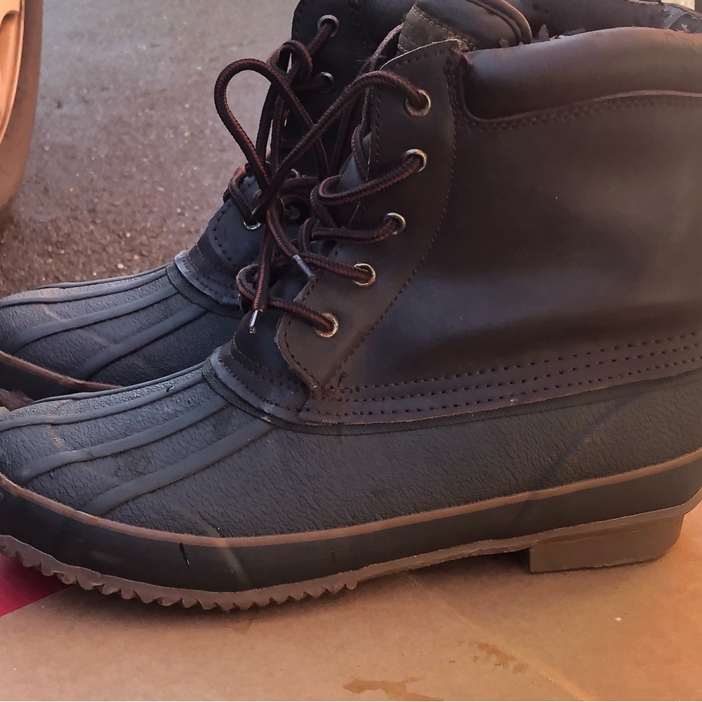 Mountain Tek Steel Shank Women's Navy/Brown Lace-up duck boots.Size 10